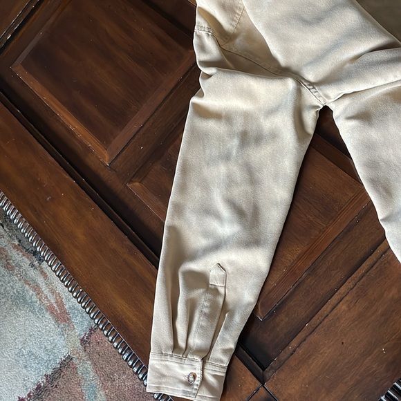 Women’s size medium White Stag Beige Long Sleeve Button Up polyester Shirt - Picture 12 of 13